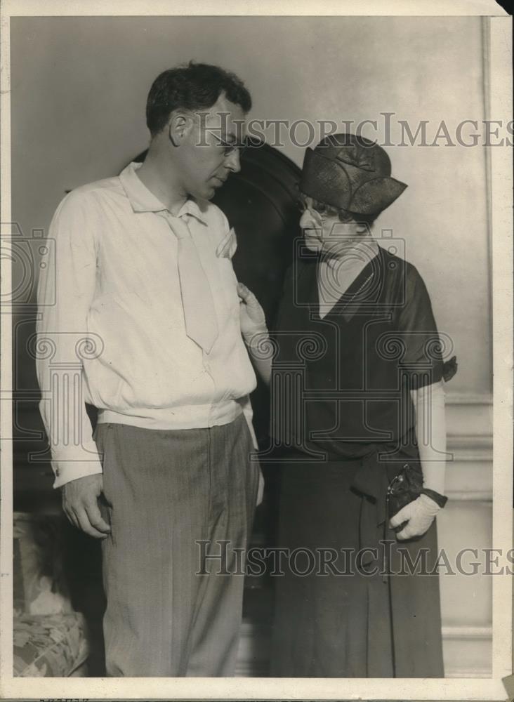 1930 Press Photo Mrs. Madge Barnwell &amp; Prof. Leroy Bowman Promote New Style - Historic Images