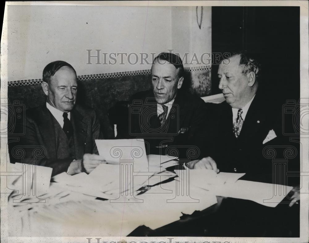 1934 Press Photo Mining engineer MS Johnson,PR Stewart, D Fowler at Coal board - Historic Images