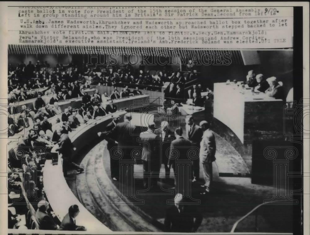 1960 Press Photo Khrushchev and others cast ballot for United Nations president - Historic Images