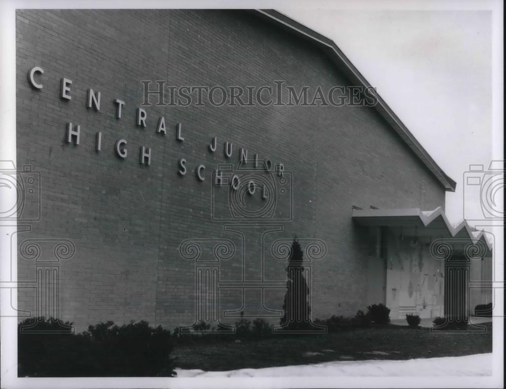 1964 Press Photo Central Jr High School Tallmadge Ohio - Historic Images