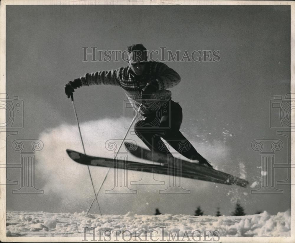 1959 Press Photo Skier Sepp Walzi Demonstrating Jump Turn In Canada - Historic Images