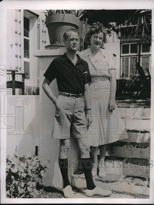 1937 Press Photo Mr & Mrs Martin Van Buren Morris At Waterloo House - Historic Images