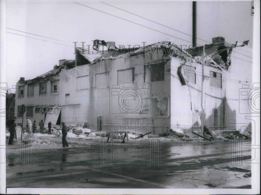 1958 Press Photo $250,000 Damage After Explosion & Fire Meat Packing Plant - Historic Images