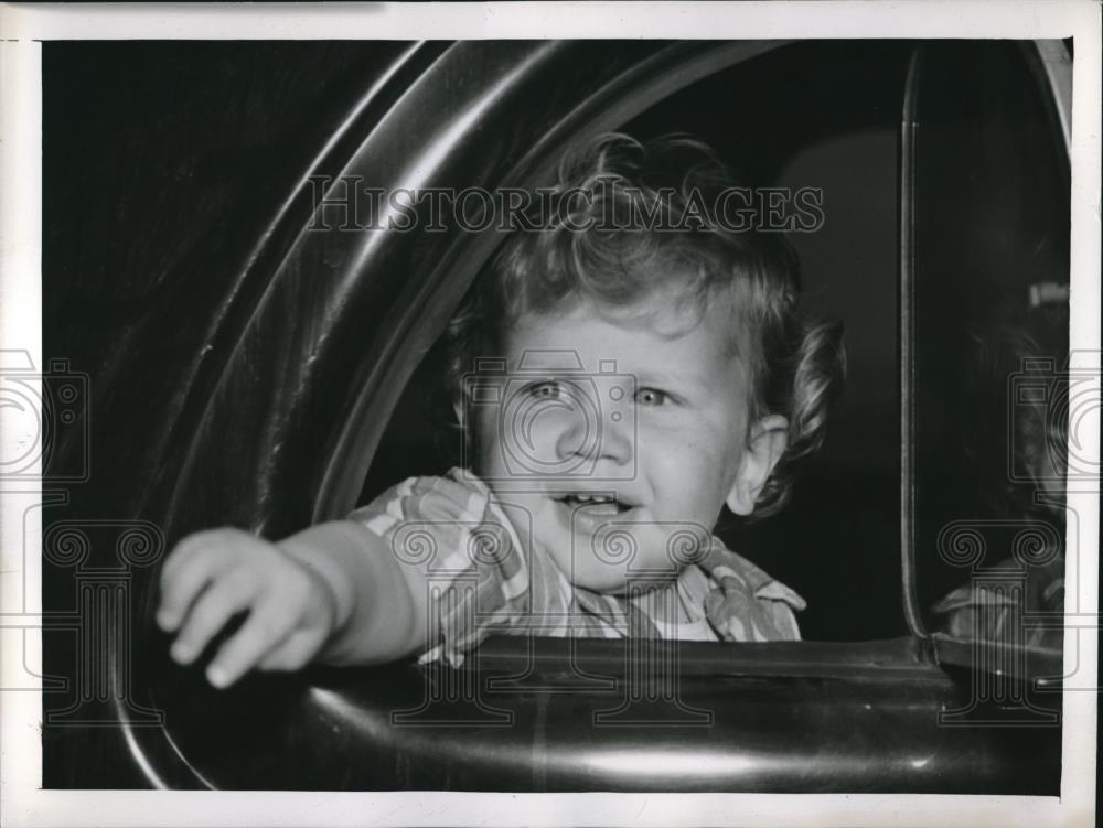 1943 Press Photo Young James Clay after being kidnapped in Los Angeles - Historic Images