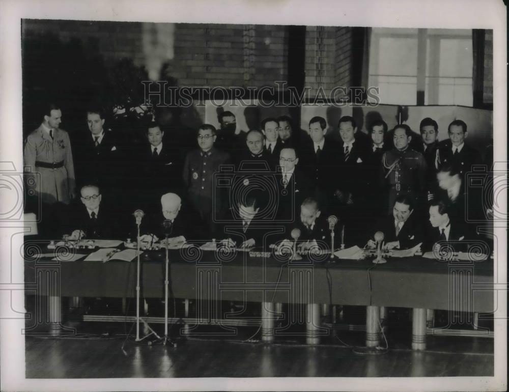 1941 Press Photo Toyko, Japan Convention of Peace, R Robin,C A Henry,Matsumiya - Historic Images