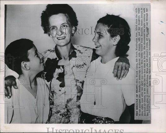 1951 Press Photo Mrs Frank Cerra, son Joe & daughter Mary, sight restored - Historic Images