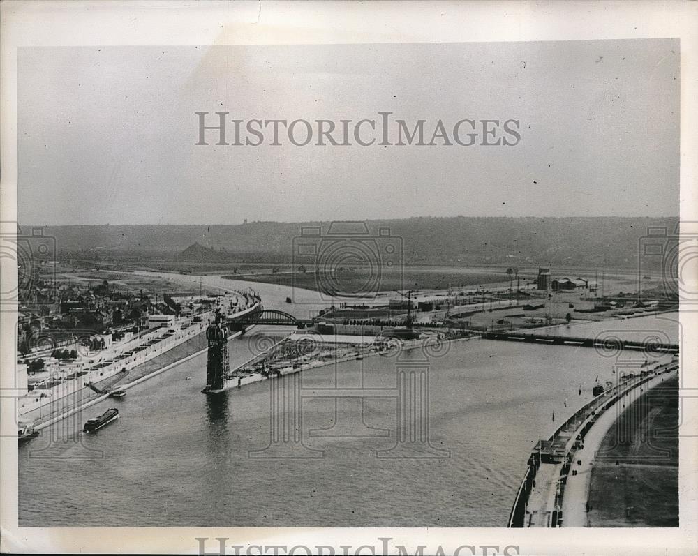 1939 Press Photo Albert Canal in Belgium in aerial view, dykes opening &amp; floods - Historic Images