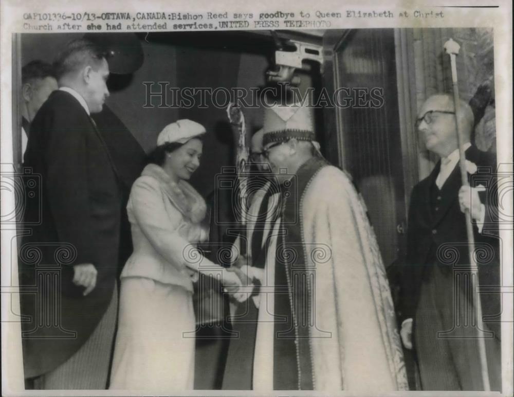 1957 Press Photo Queen Elizabeth &amp; Bishop Reed in Ottawa, Canada - Historic Images