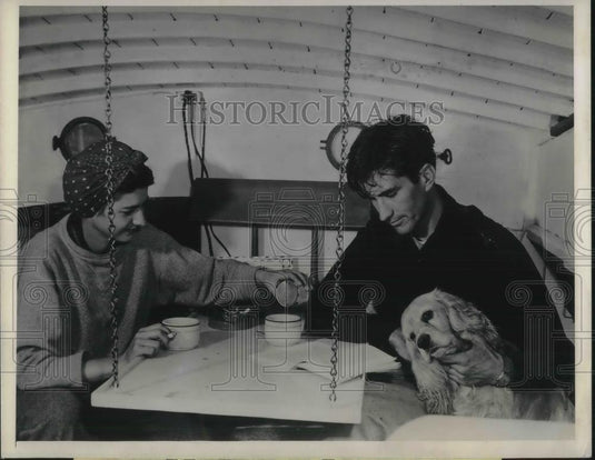 1946 Press Photo Mary & John Motlow Have 2 Homes Project Apartment & Sail Boat - Historic Images