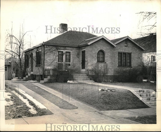 1937 Press Photo Bungalow in Exclusive Neighborhood Housed Kidnap Victim - Historic Images