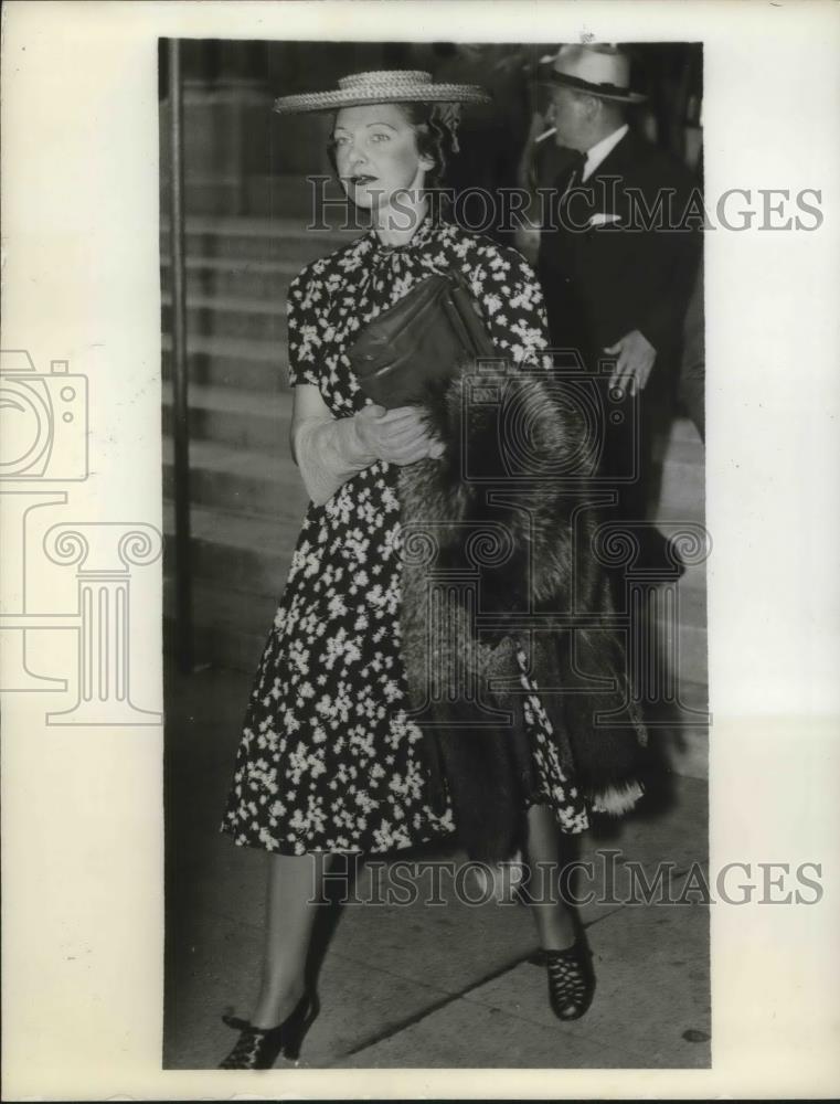 1938 Press Photo NY socialite Mrs. Orson Munn at St. Bartholomew&#39;s Church - Historic Images