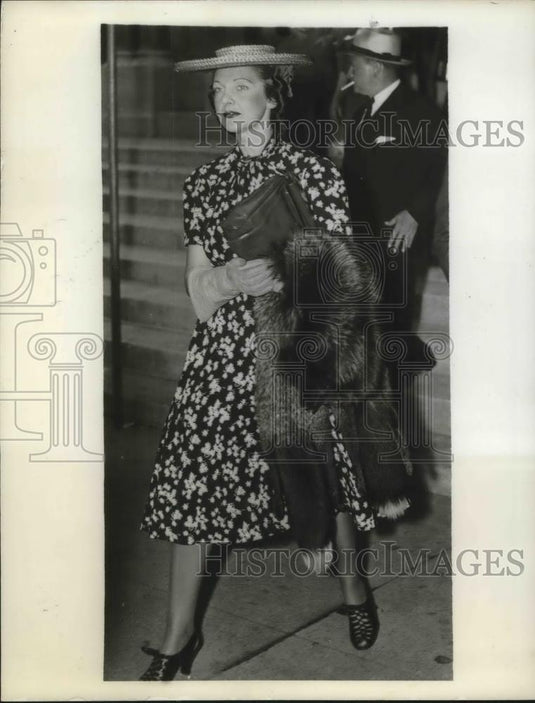 1938 Press Photo NY socialite Mrs. Orson Munn at St. Bartholomew's Church - Historic Images