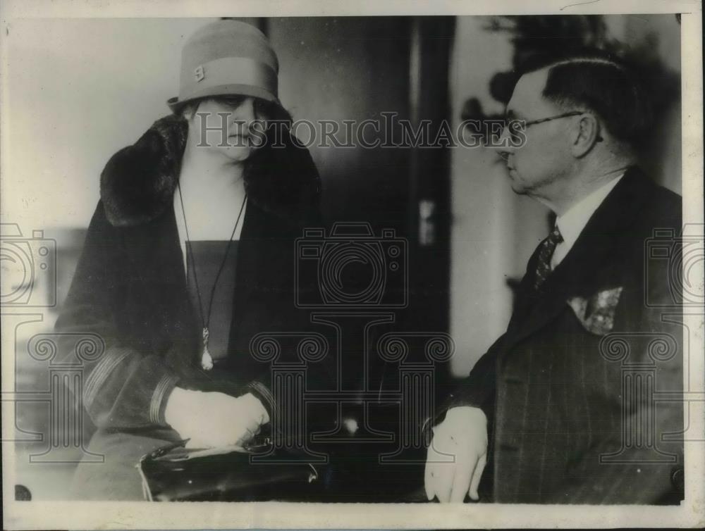 1927 Press Photo LA, Calif Coroner inquest into M Parker death, Mrs M Holt - Historic Images