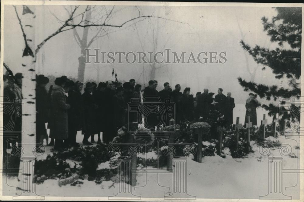 1942 Press Photo British pilots buried at Oslo churchyard - Historic Images