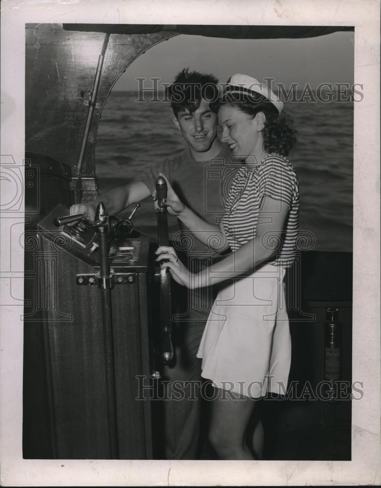 1944 Press Photo Mrs. Verd Lemon &amp; Mike Sadler on The Skipper - neb82954 - Historic Images