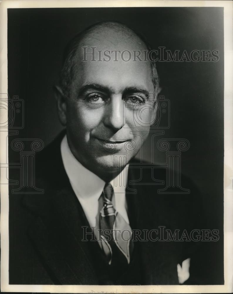 1960 Press Photo Sidney W. Coe at Cooper Jarrett Ic meeting - Historic Images