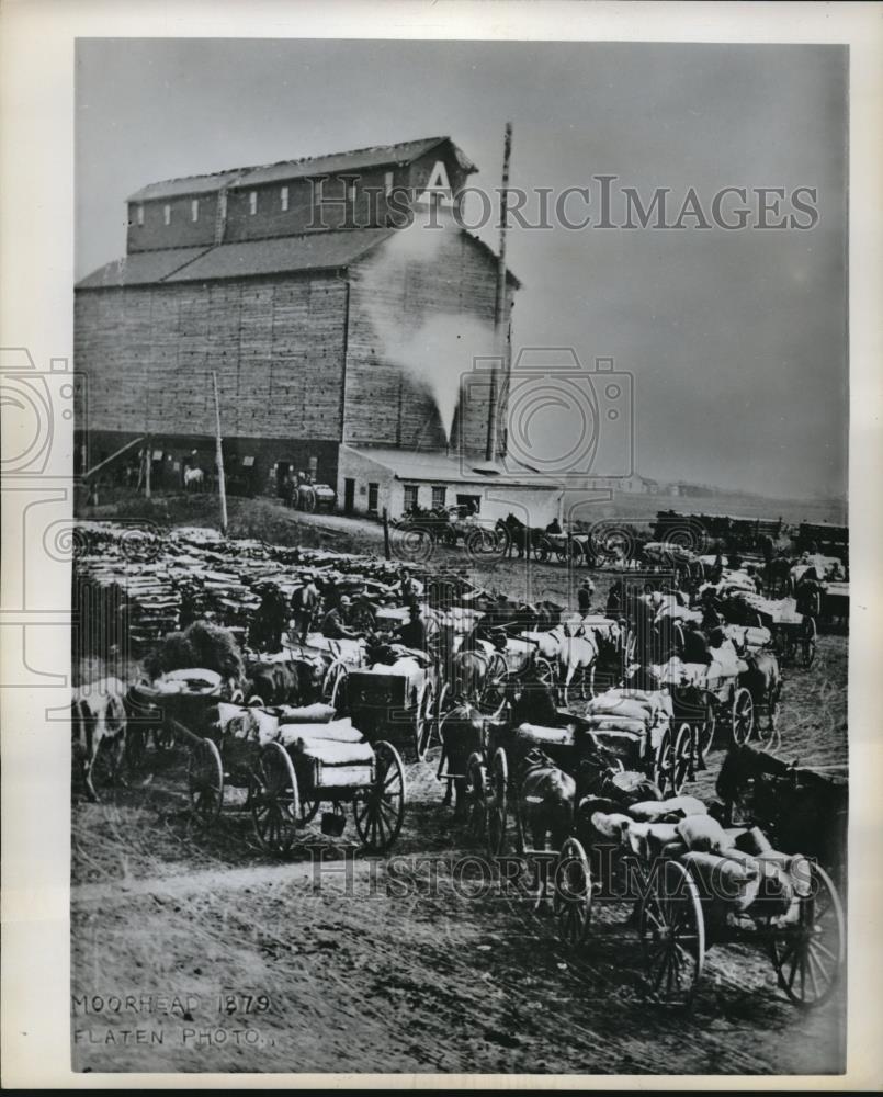 1963 Press Photo Development of Grain as Capital & Oasis of Credit Moorhead Minn - Historic Images