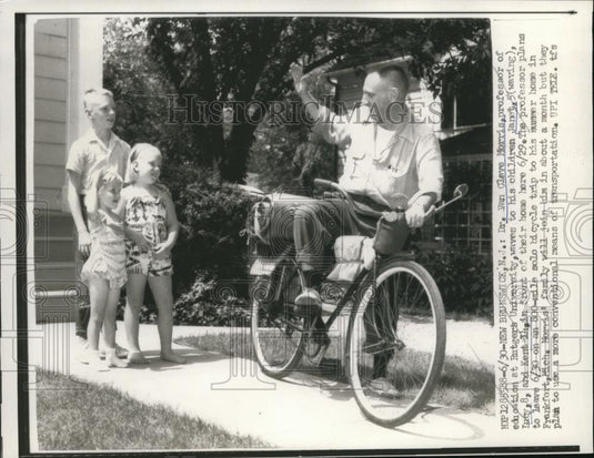 1961 Press Photo New Brunswick, NJ Dr Clave Morris of Rutgers Univ on bike - Historic Images