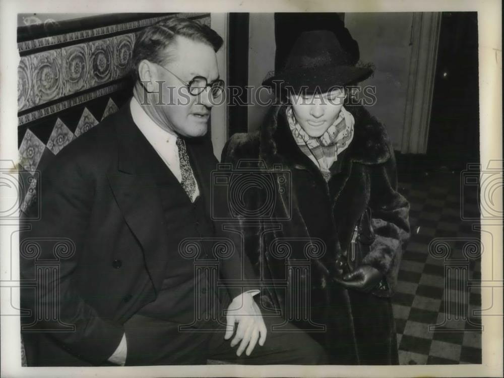 1938 Press Photo Mary O&#39;Connor and her Attorney William A gray - Historic Images