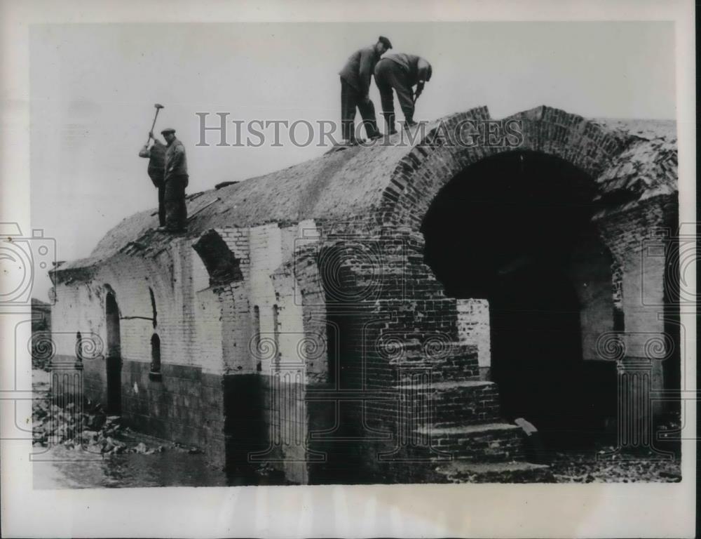 1941 Press Photo Waterfront Roadway Under Construction Antwerp Belgium - Historic Images