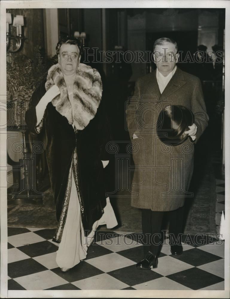 1935 Press Photo Sec Interior Harold Ickes &amp; wife attend dinner Pres Roosevelt - Historic Images