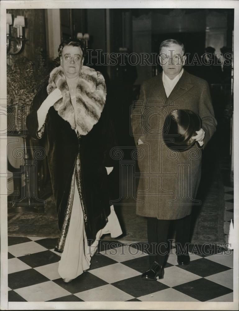 1935 Press Photo Sec Interior Harold Ickes & wife attend dinner Pres Roosevelt - Historic Images