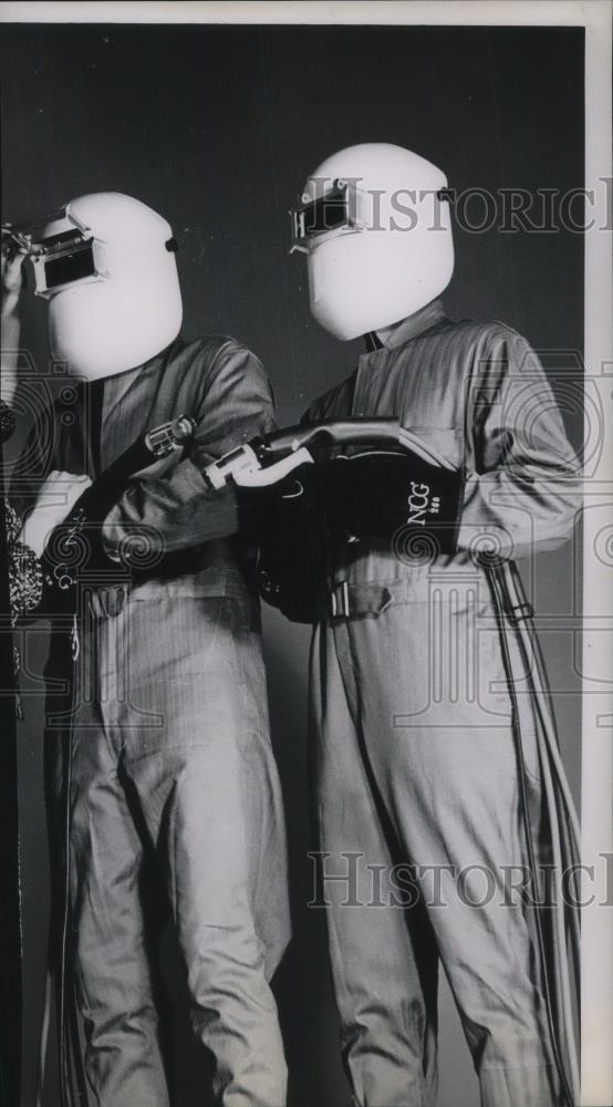 1965 Press Photo Welders In Protective Gear At Work - Historic Images