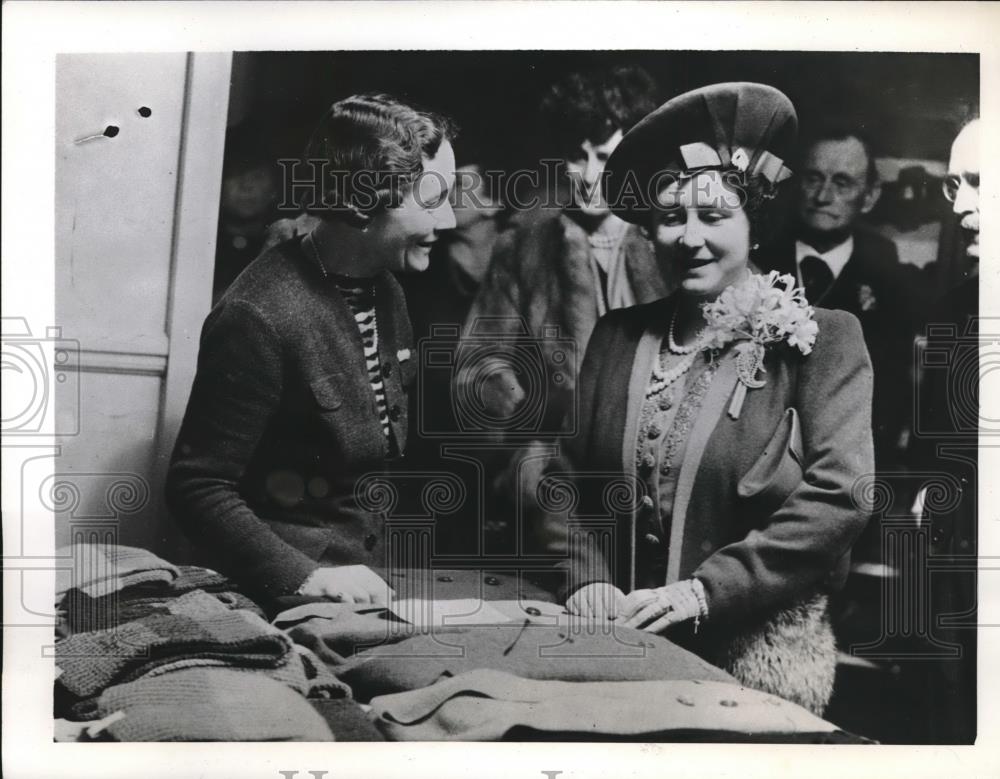 1941 Press Photo Englands Queen Elizabeth Lord Roberts Memorial - Historic Images