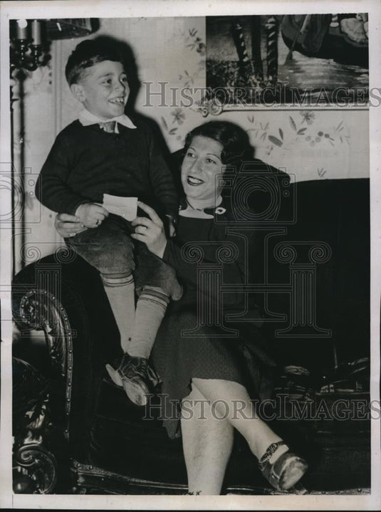 1935 Press Photo Mrs Ann Goldberg & son Lester, she won Irish Sweepstakes - Historic Images