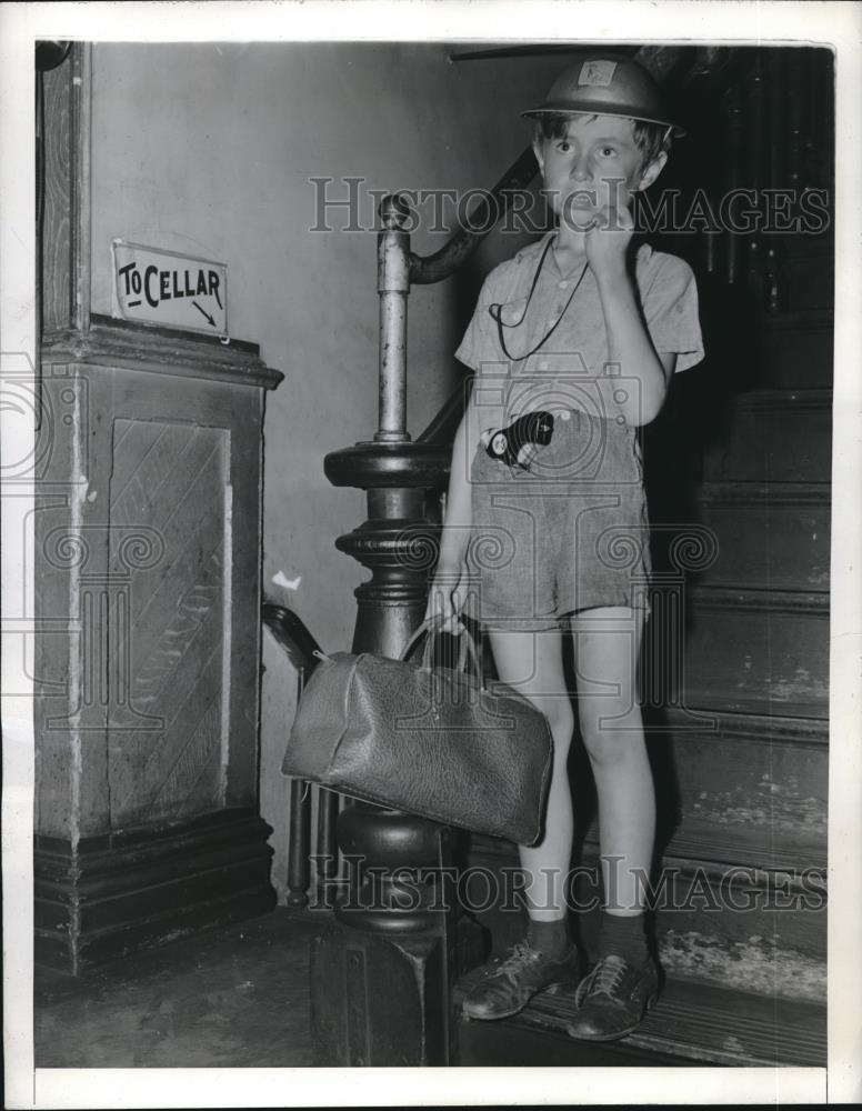 1942 Press Photo Michael Warren wanting to join the Navy - neb82537 - Historic Images