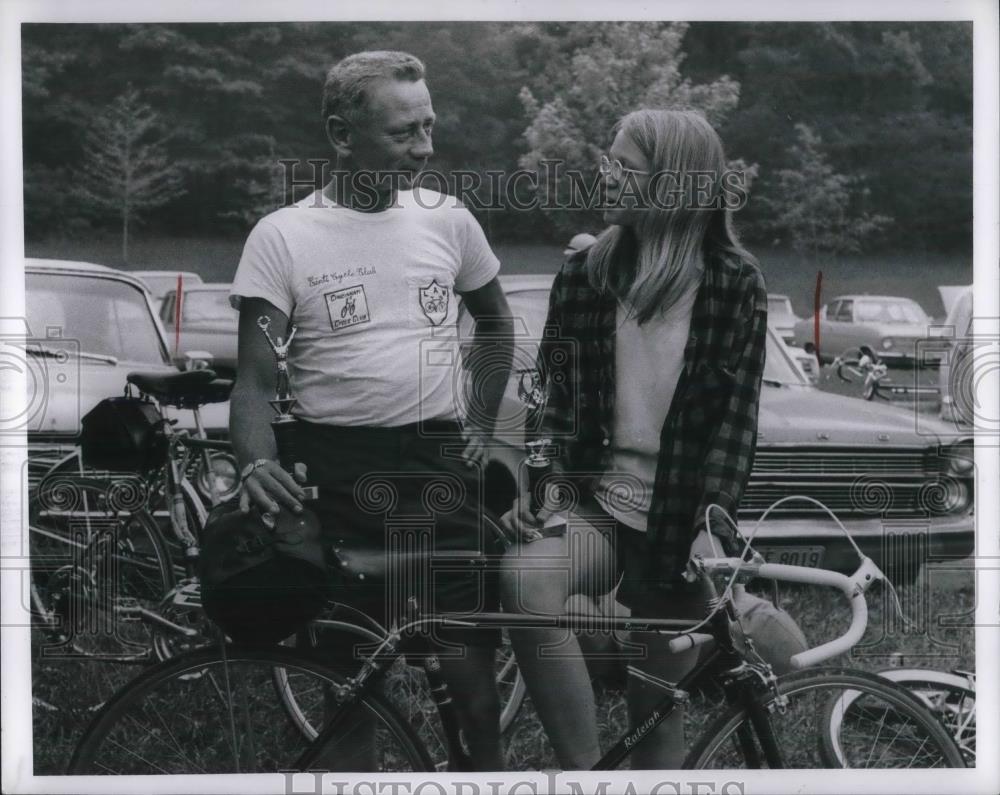 1970 Press Photo 1st Annual American Youth Hostel Bicycle Tour of Metro Park Sys - Historic Images