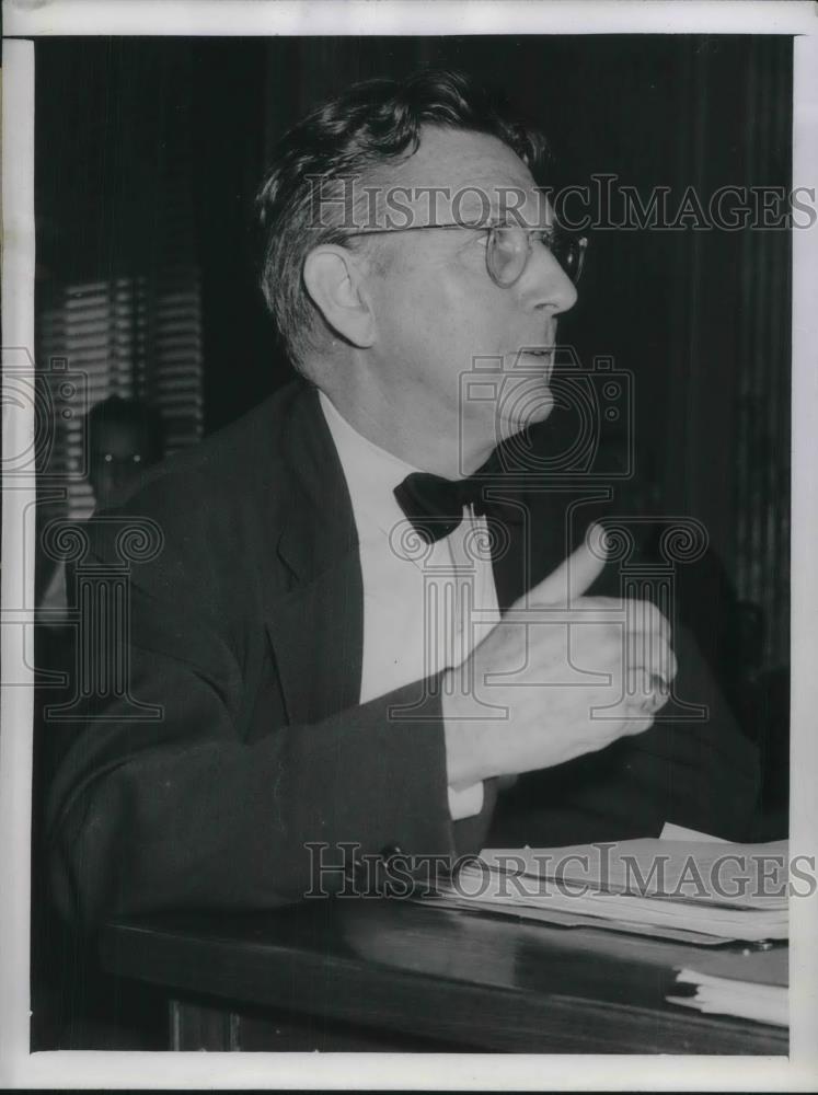 1944 Press Photo Leland Olds, chairman Federal Power Commission - Historic Images