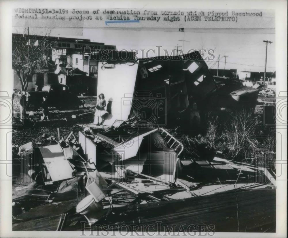 1948 Press Photo Devastation at the federal housing project after tornado - Historic Images