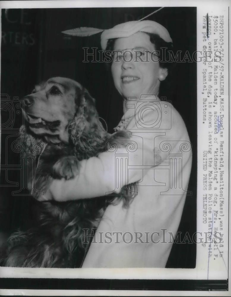 1957 Press Photo Douglass Benfield with Cocker spaniel - Historic Images