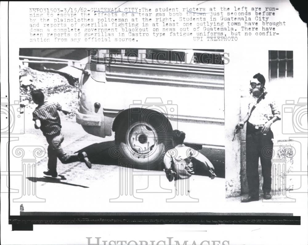 1962 Press Photo Student Roiters in Guatemala City Policemen Use Tear Gas - Historic Images