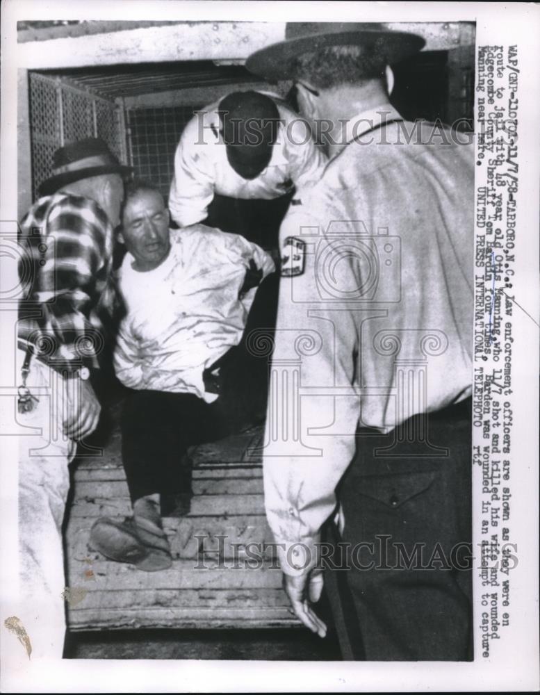 1958 Press Photo Law Enforcement Shown with Otis Manning Age 48 Killed Wife - Historic Images