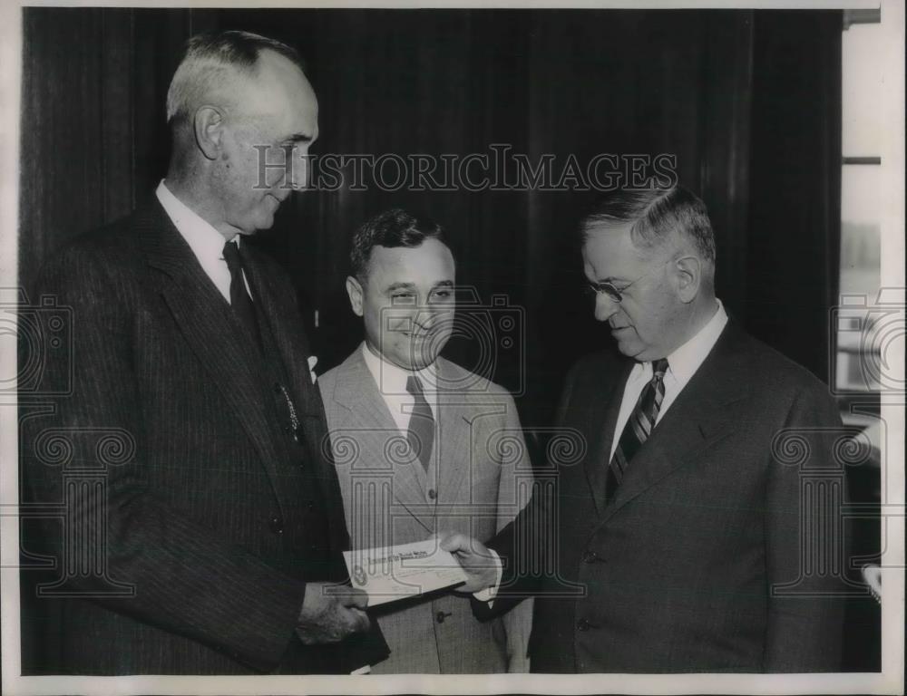 1938 Press Photo Interior Secretary Harold Ickes Presents Check To GL Nicholson - Historic Images