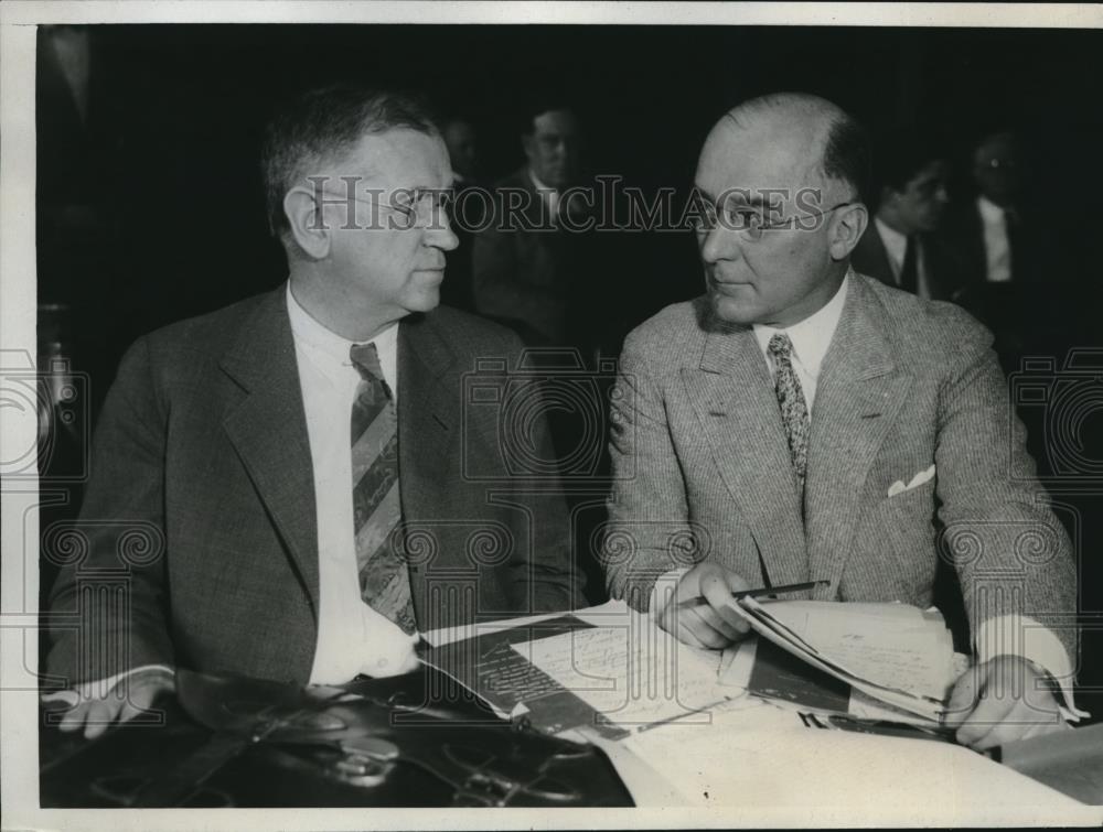 1934 Press Photo Secretary of Interior with his attorney in federal Court - Historic Images