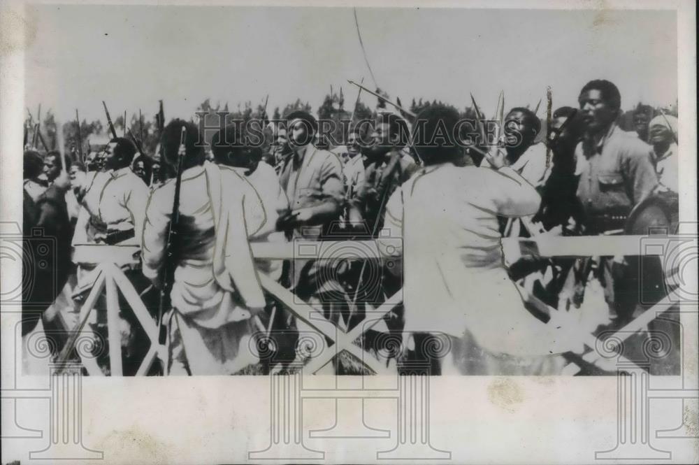 1935 Press Photo Abyssinia preparations for war against Italian invaders - Historic Images