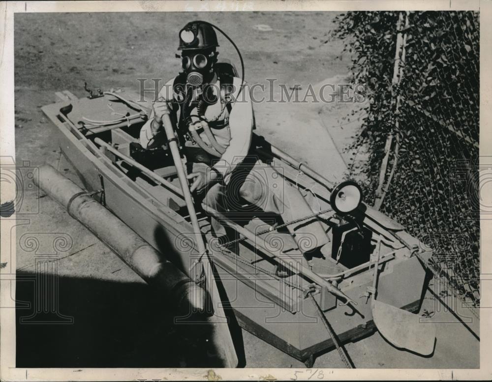 1936 Press Photo Ruben Brown Sewer maintenance Los Angeles Ca - Historic Images