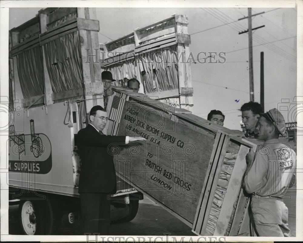 1940 Press Photo New Stretchers Prepared For Shipment To London - Historic Images