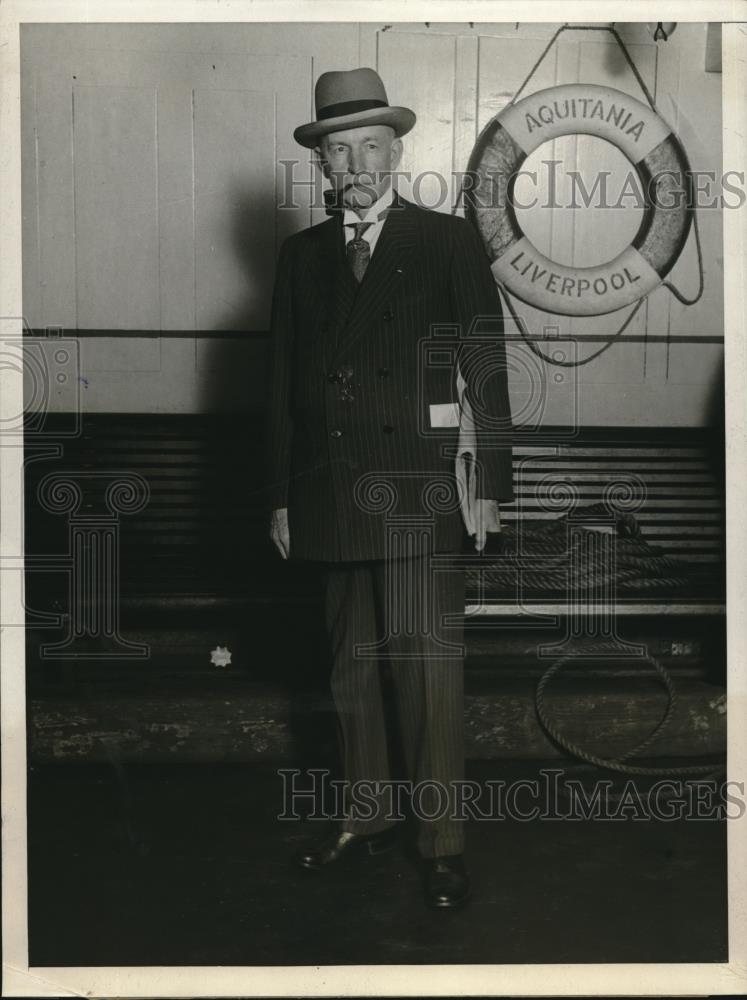 1930 Press Photo Charles Dawes in NYC aboard the SS Aquitania - Historic Images