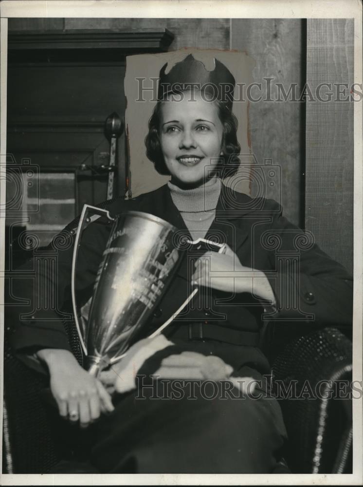 1932 Press Photo Betty Glendenning Queen of Dartmouth Winter Carnival - Historic Images