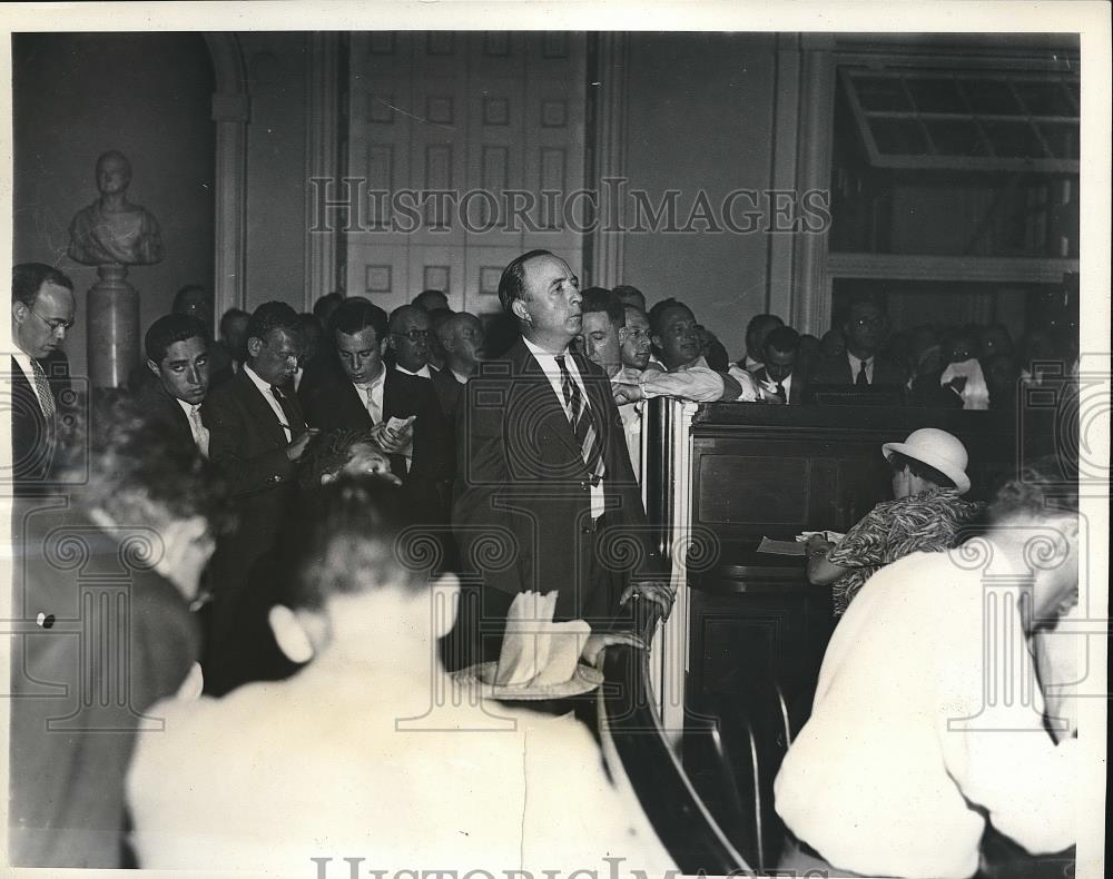 1933 Press Photo Mayor O'Brien speaks against auto tax in NYC - Historic Images