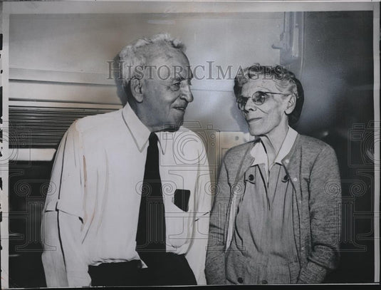 1955 Press Photo Alonzo stagg and wife - Historic Images