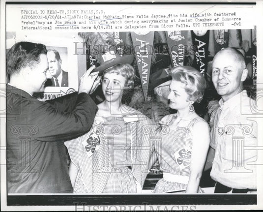 1961 Press Photo Atlanta, Ga Charles Mulhair & wife, Jim Beack, Jr Chamber of Co - Historic Images