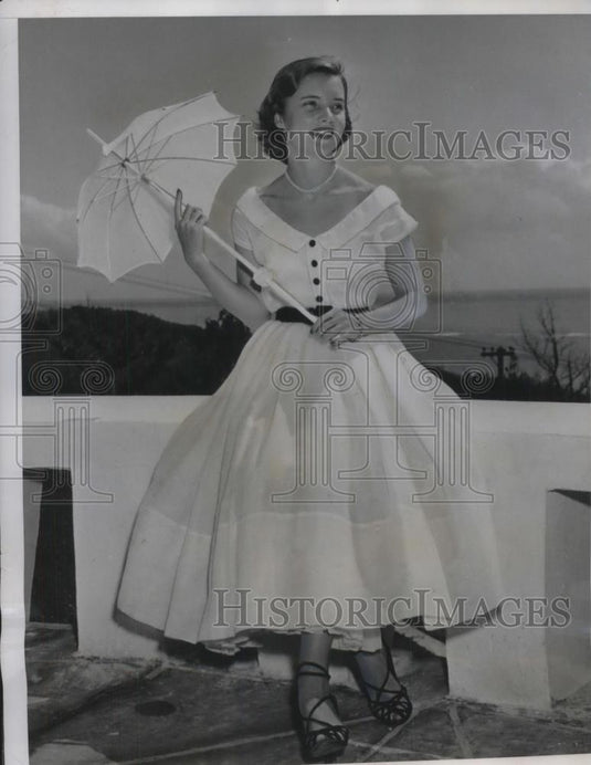 1950 Press Photo Trudy Harris College Queen of the Week in Swiss Organdy Gown - Historic Images