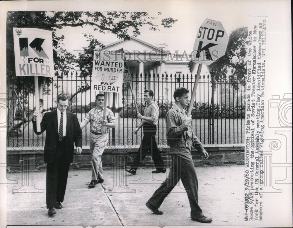 1960 Press Photo Group picketing the arrival of Soviet Premier at White House - Historic Images