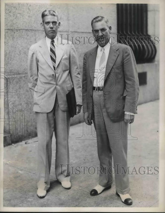 1937 Press Photo Harry Low & atty Thomas Courtney at NYC court, SEC violations - Historic Images