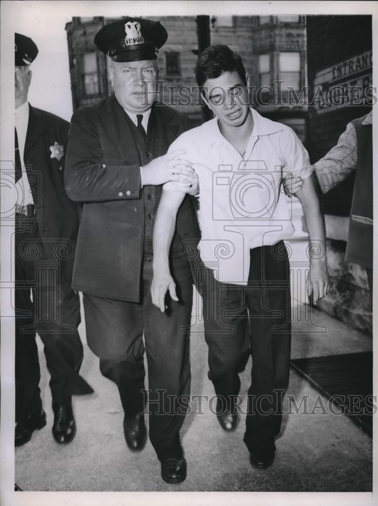 1943 Press Photo Eugene Rosner Age 14 Crying After He Accidentally Shot Niece - Historic Images